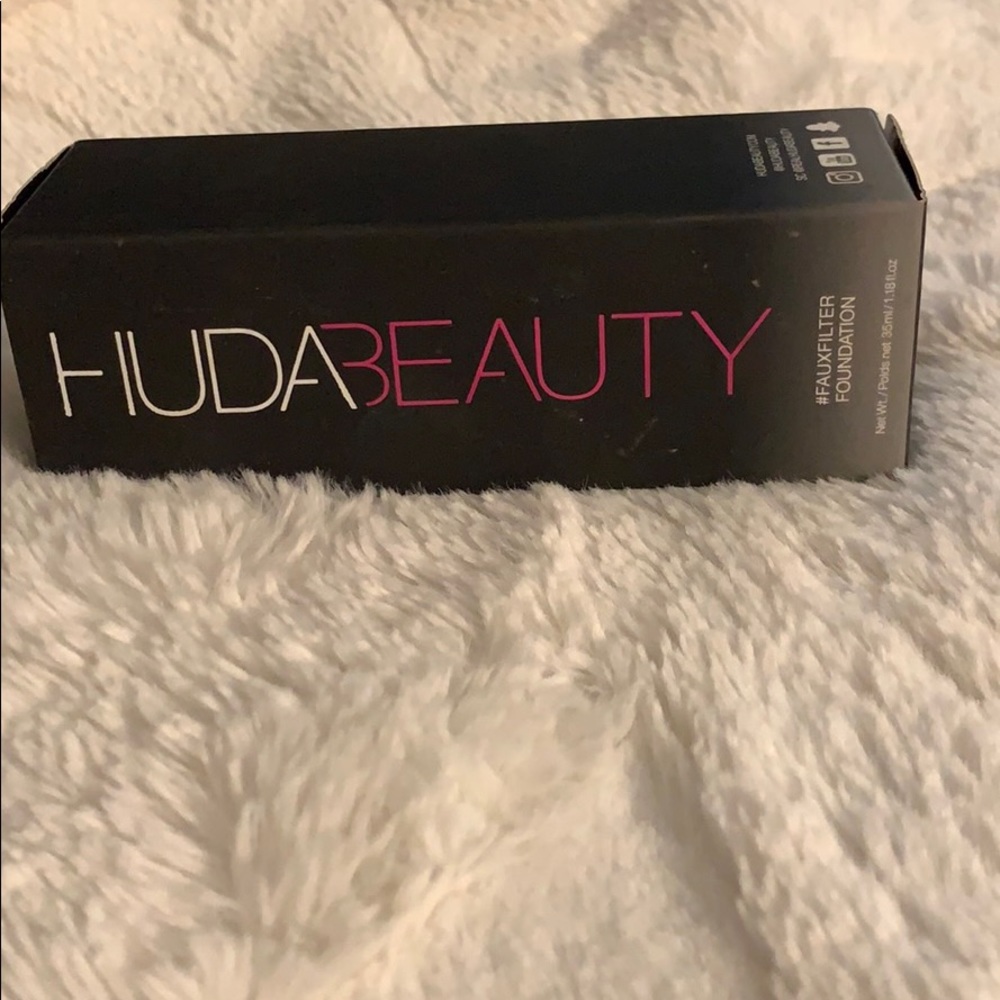 Huda beauty #fauxfilter foundation in cocoa 510r